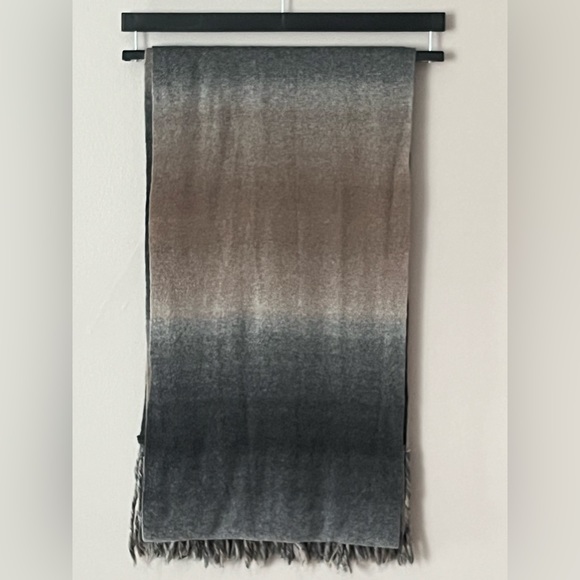 Women’s RUDSAK Fringe Pocket Scarves 🧣 - Picture 6 of 11